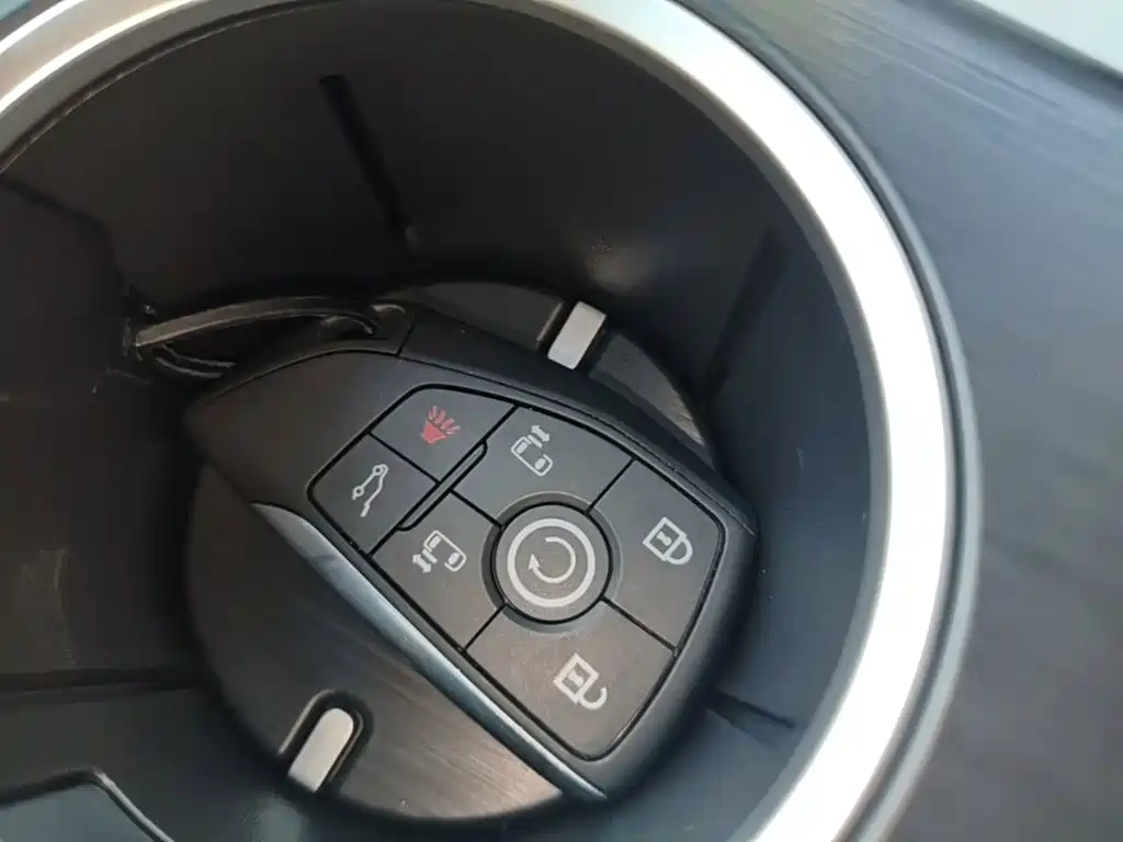 Buick GL8 Hybrid — миниатюра 9