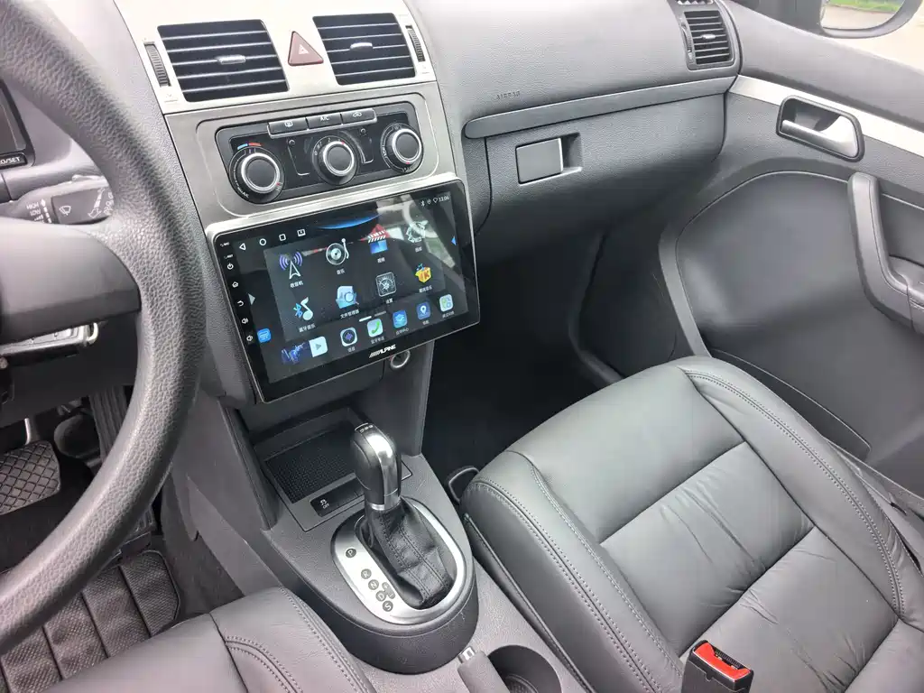 Volkswagen Touran — миниатюра 21