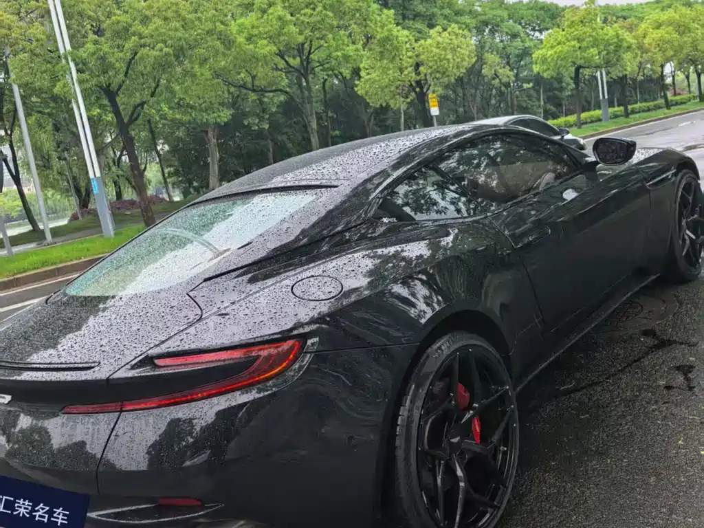 Aston Martin DB11 2019 4.0T V8 Coupe