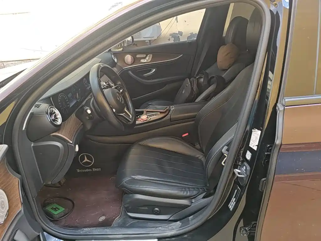 Mercedes-Benz E-Class — миниатюра 15