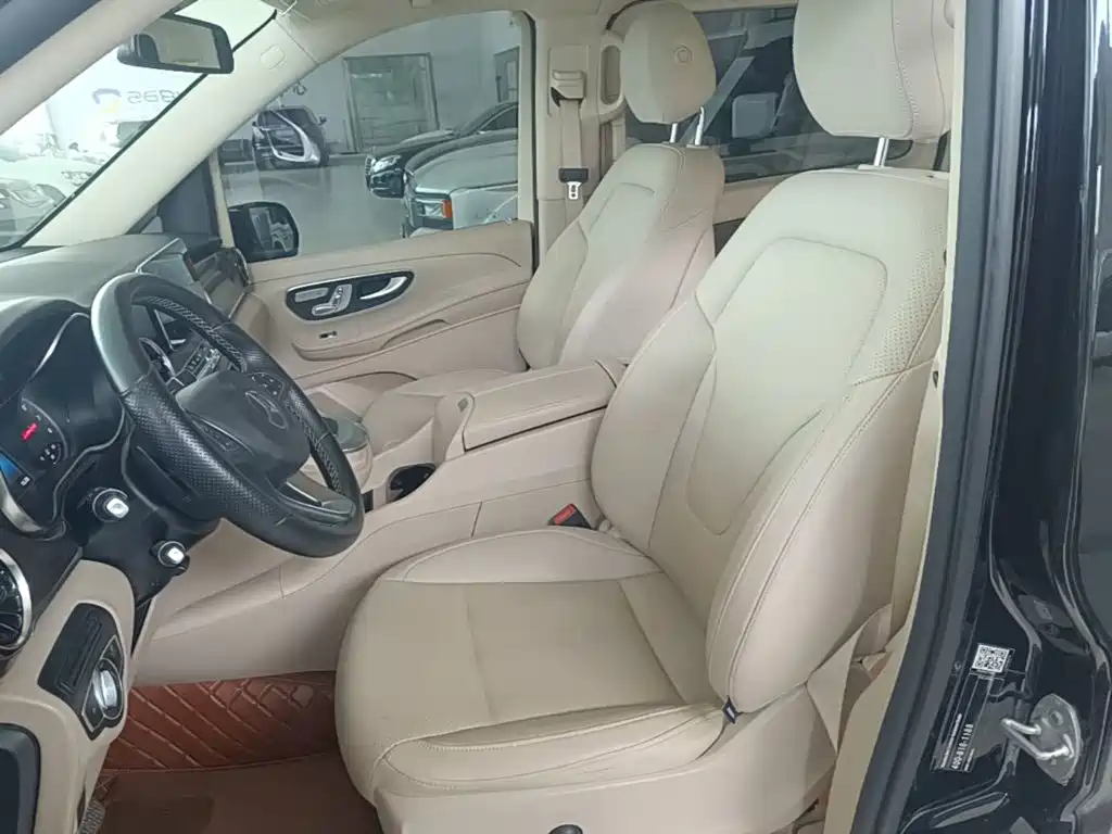Mercedes-Benz V-Class — миниатюра 15