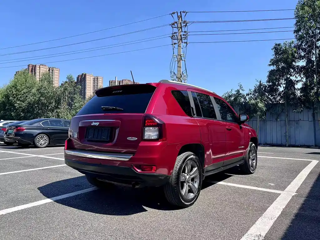 Jeep Compass (Import) — миниатюра 4