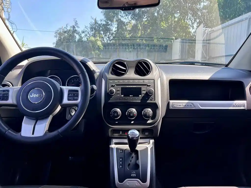 Jeep Compass (Import) — миниатюра 11