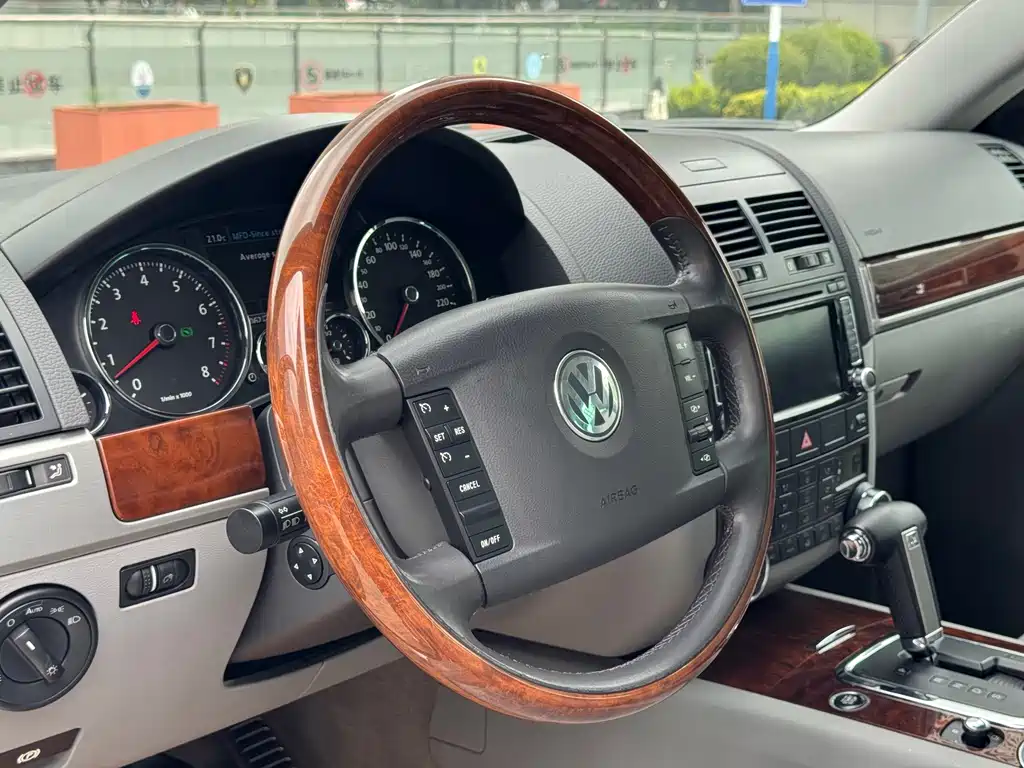 Volkswagen Touareg — миниатюра 12