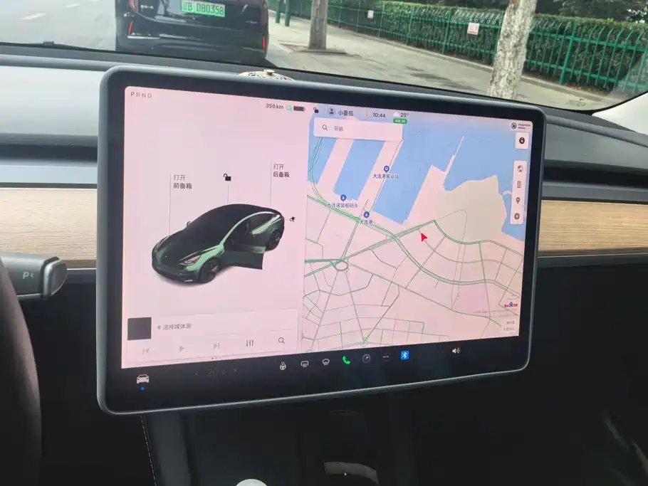 Tesla Model 3 — миниатюра 13