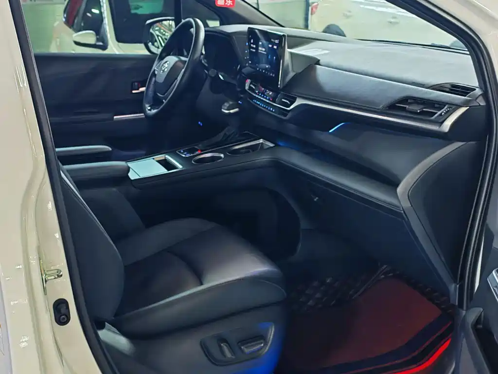 Toyota Sienna 2.5L Hybrid Supreme Edition, фото 7