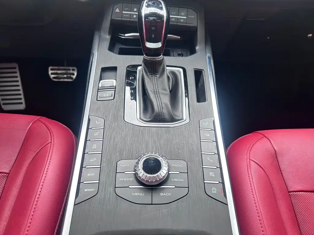 WEI PAI WEI BRAND VV5