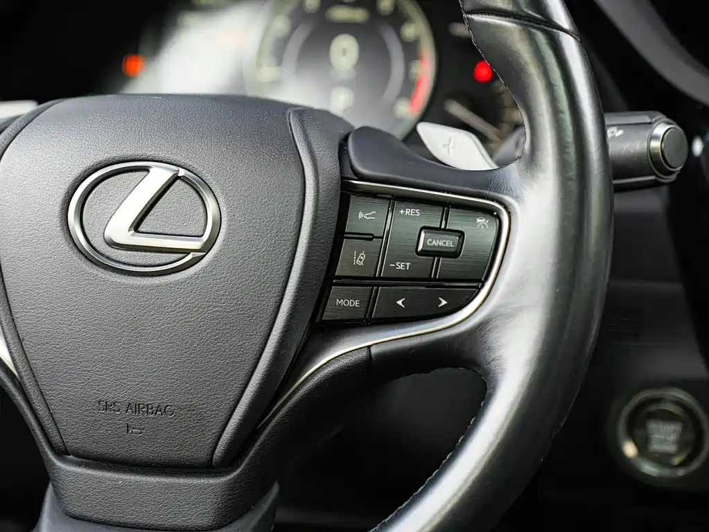 Lexus ES — миниатюра 21
