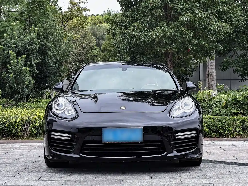 Porsche Panamera 2010 Panamera Turbo 4.8T