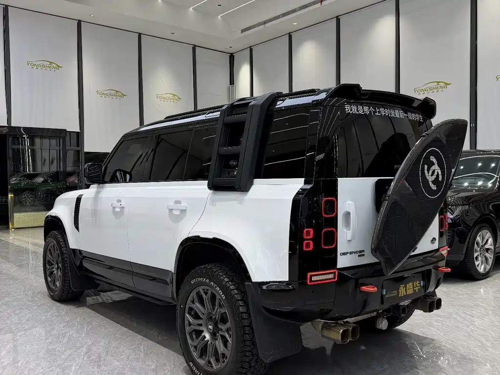 Land Rover Defender — миниатюра 4