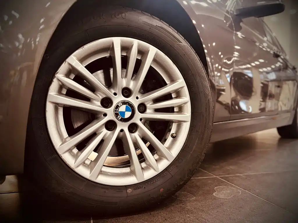 BMW 3 Series — миниатюра 18