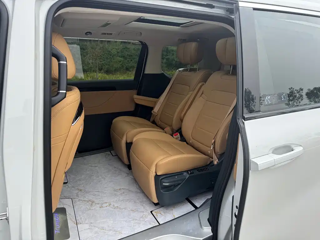 GAC Motor Trumpchi E8 PHEV — миниатюра 10