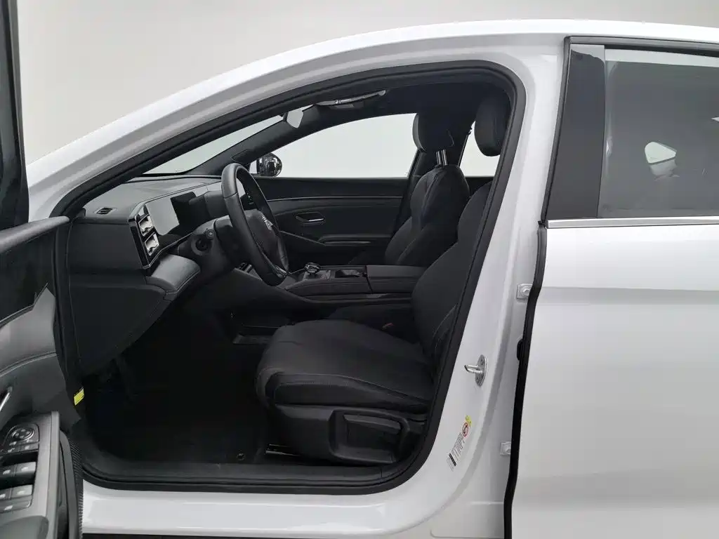 BYD Qin L — миниатюра 10