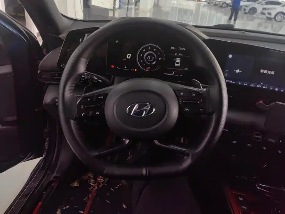 Hyundai Elantra — миниатюра 15
