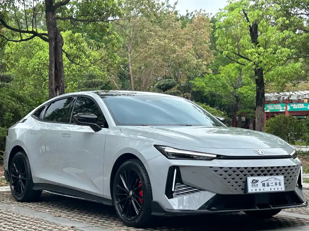 Changan UNI-V 2024 1.5T Luxury Sport