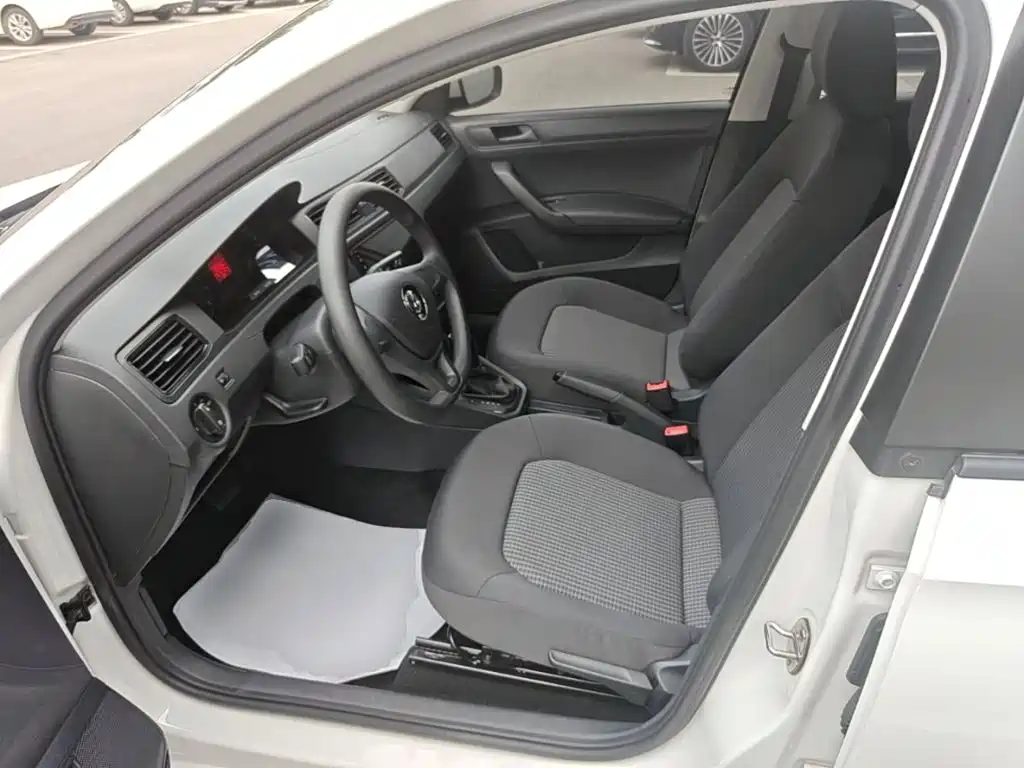 Volkswagen Santana — миниатюра 15