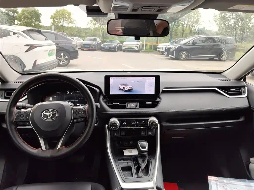 Toyota RAV4 — миниатюра 6