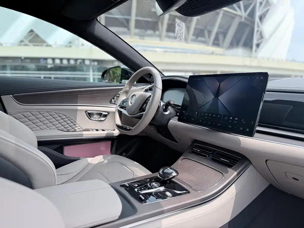 BYD Han — миниатюра 7