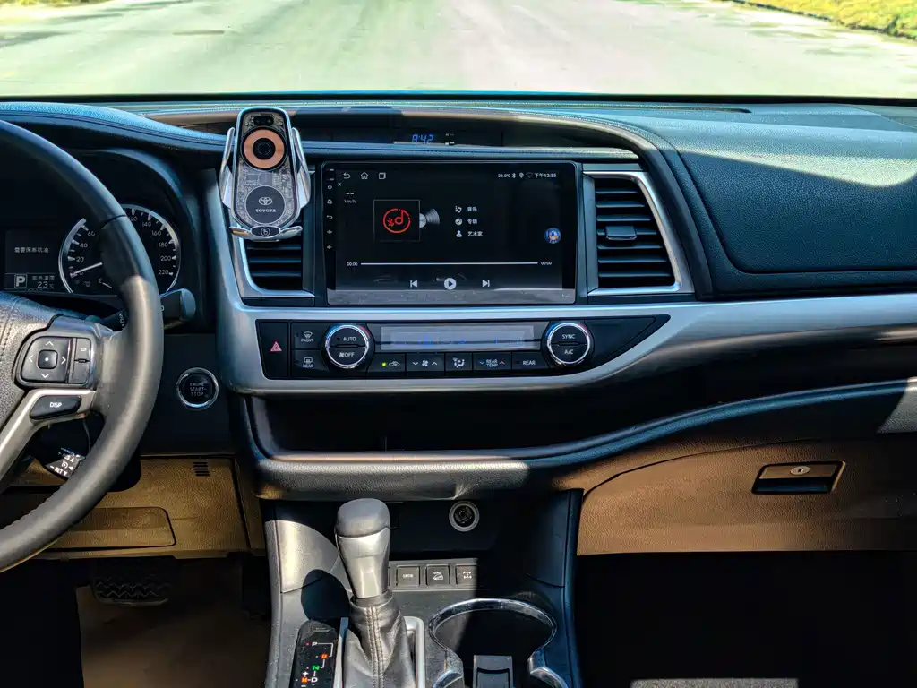 Toyota Highlander — миниатюра 21