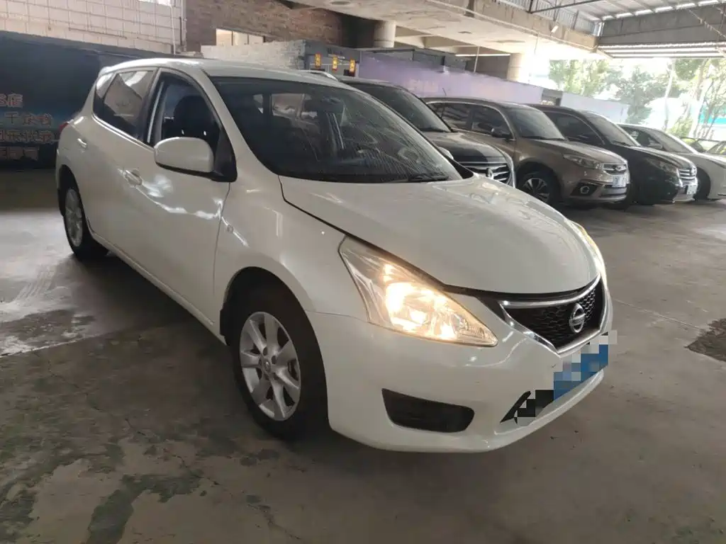Nissan Tiida — миниатюра 4