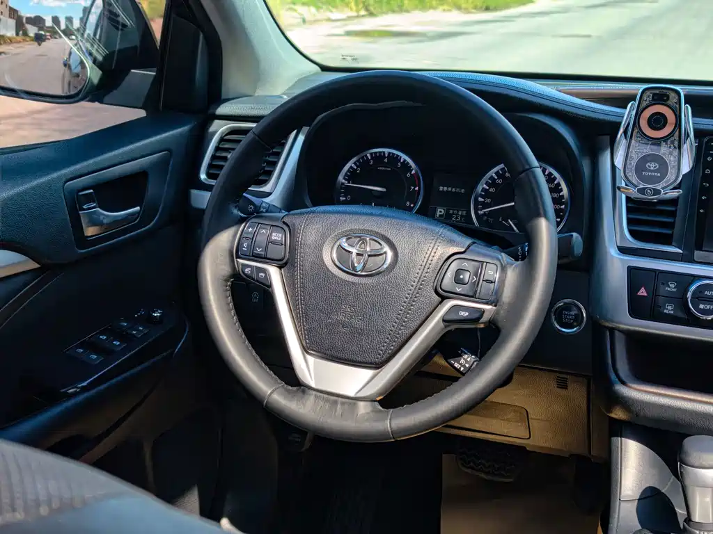 Toyota Highlander — миниатюра 23
