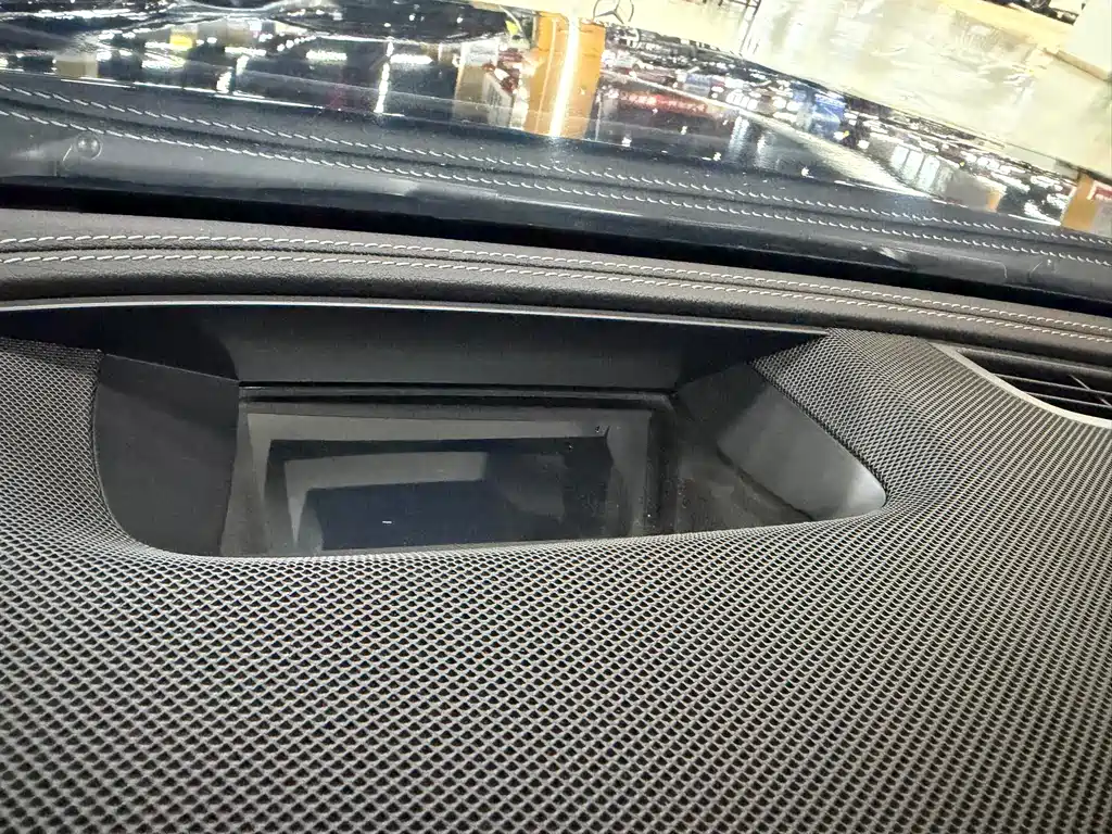 Mercedes-Benz E-Class — миниатюра 5