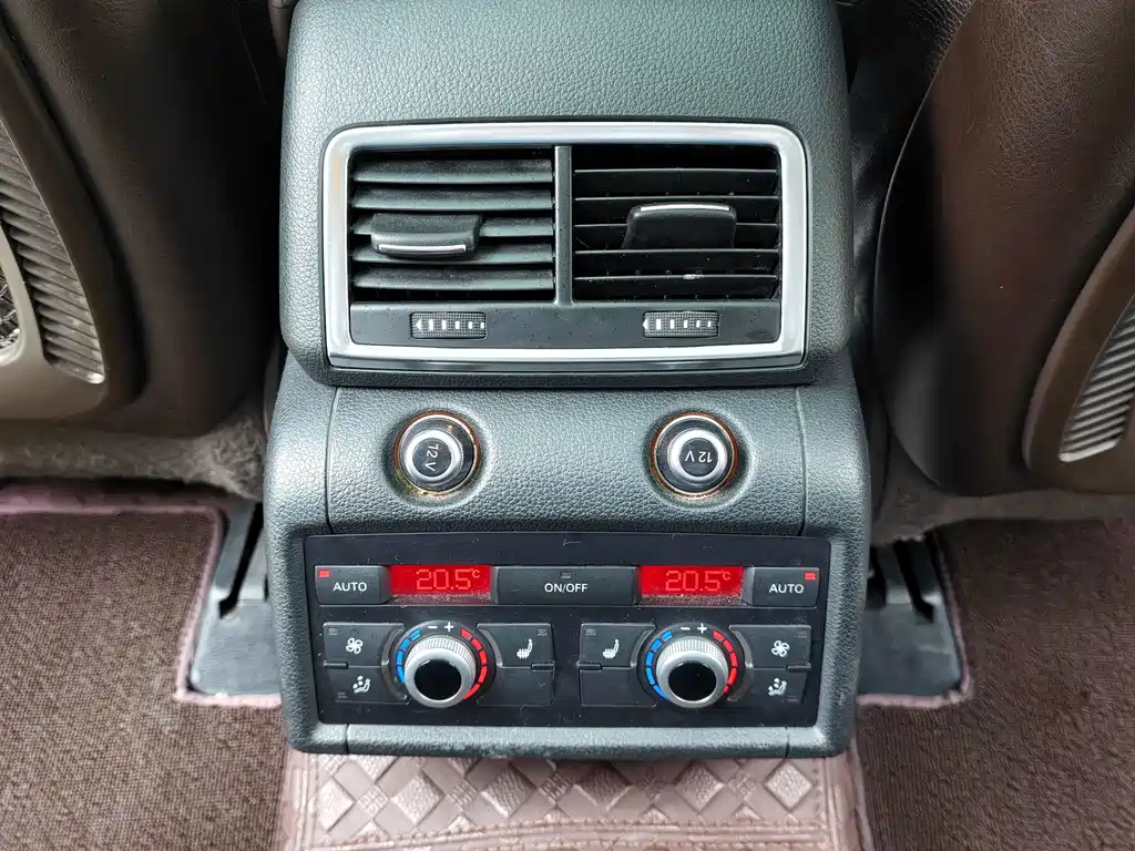 Audi Q7 — миниатюра 10