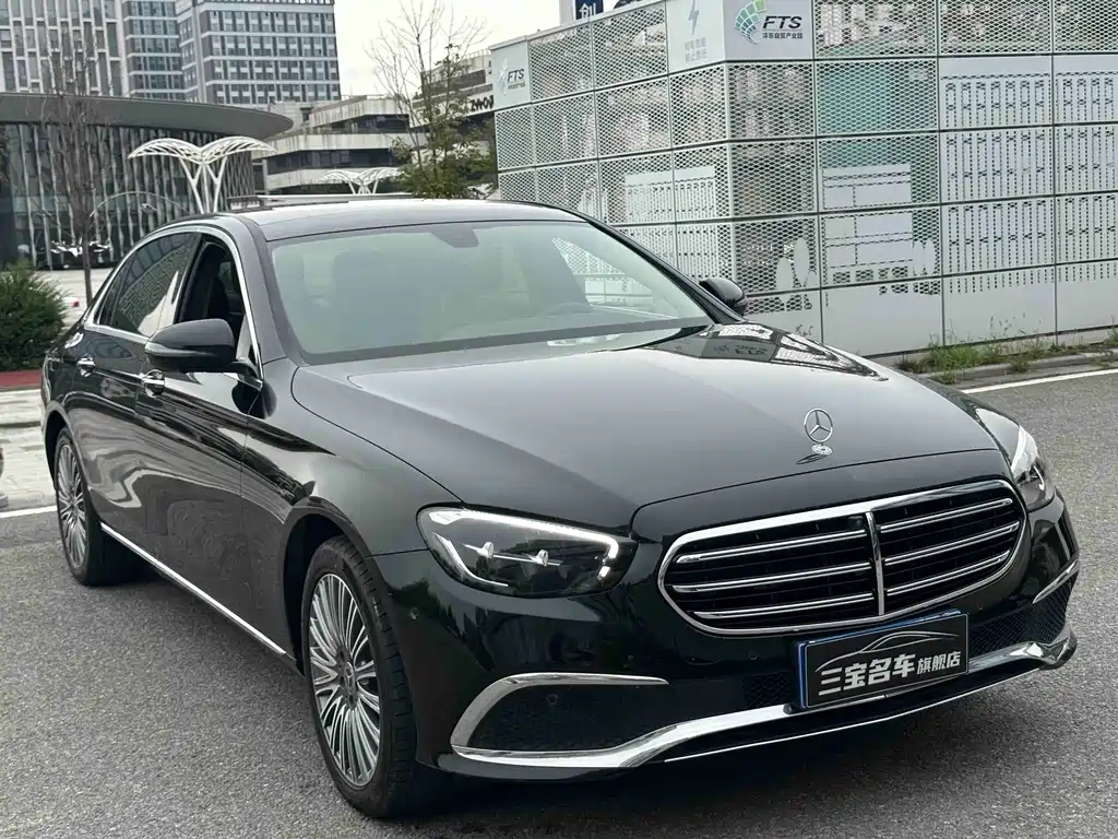 Mercedes-Benz E-Class — миниатюра 3
