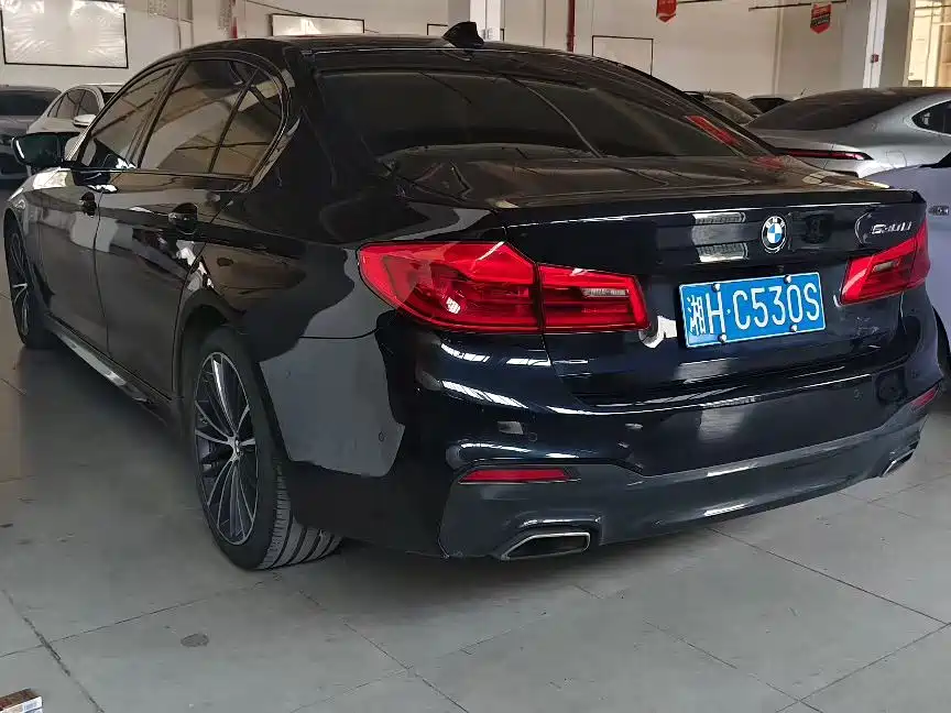 BMW 5 Series — миниатюра 6