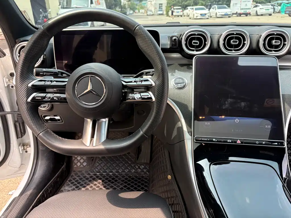 Mercedes-Benz C-Class — миниатюра 16