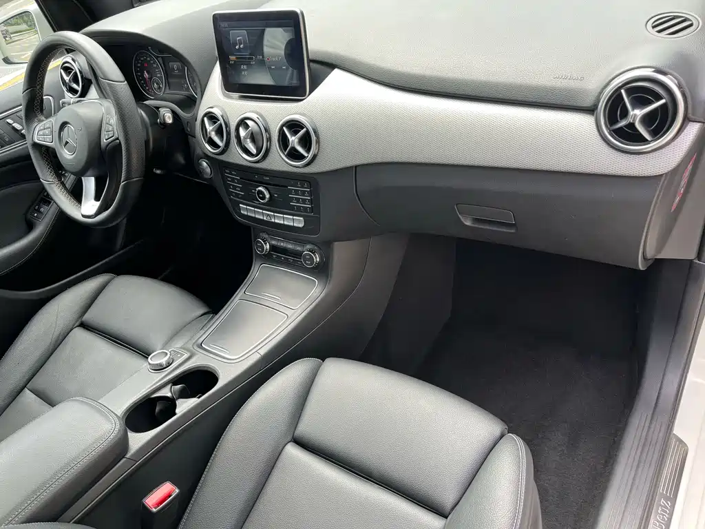 Mercedes-Benz B-Class — миниатюра 10
