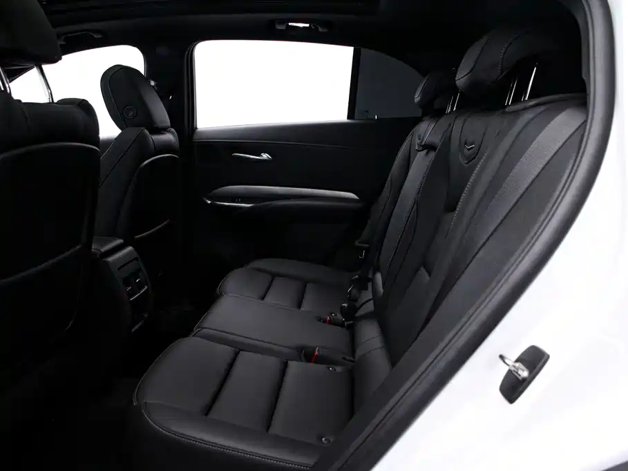 Cadillac XT4 — миниатюра 15