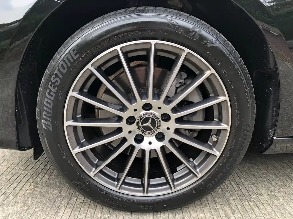 Mercedes-Benz E-Class — миниатюра 24