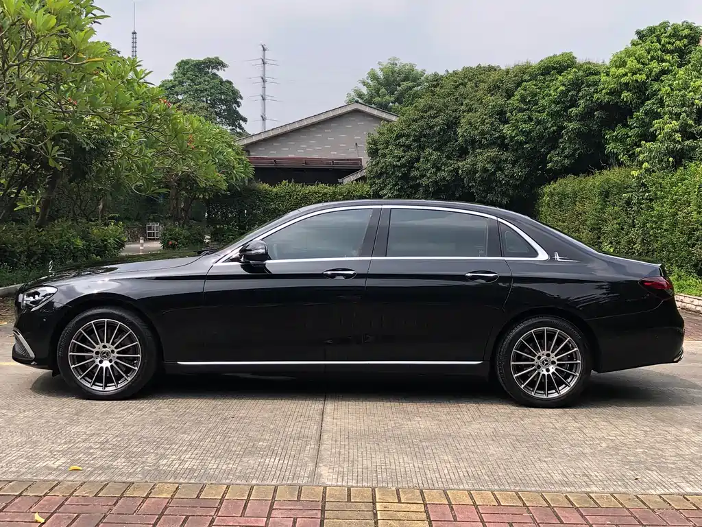 Mercedes-Benz E-Class — миниатюра 4