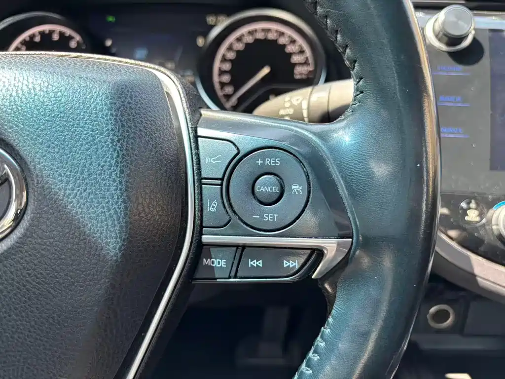 Toyota Camry — миниатюра 11