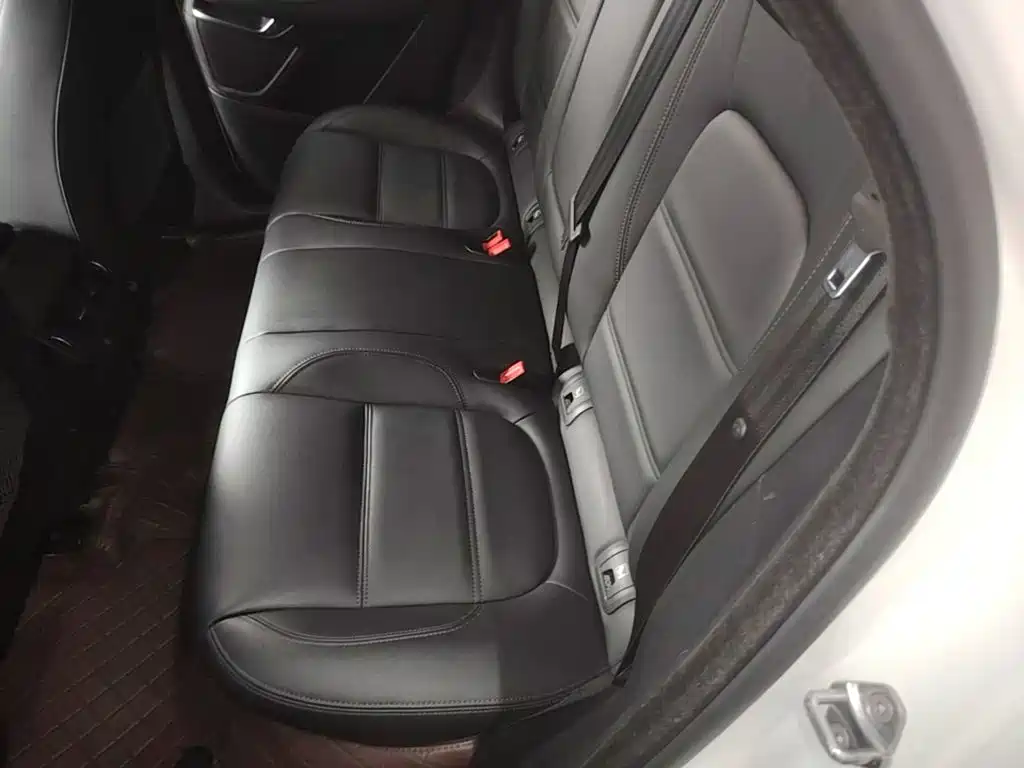 Jaguar E-PACE — миниатюра 16
