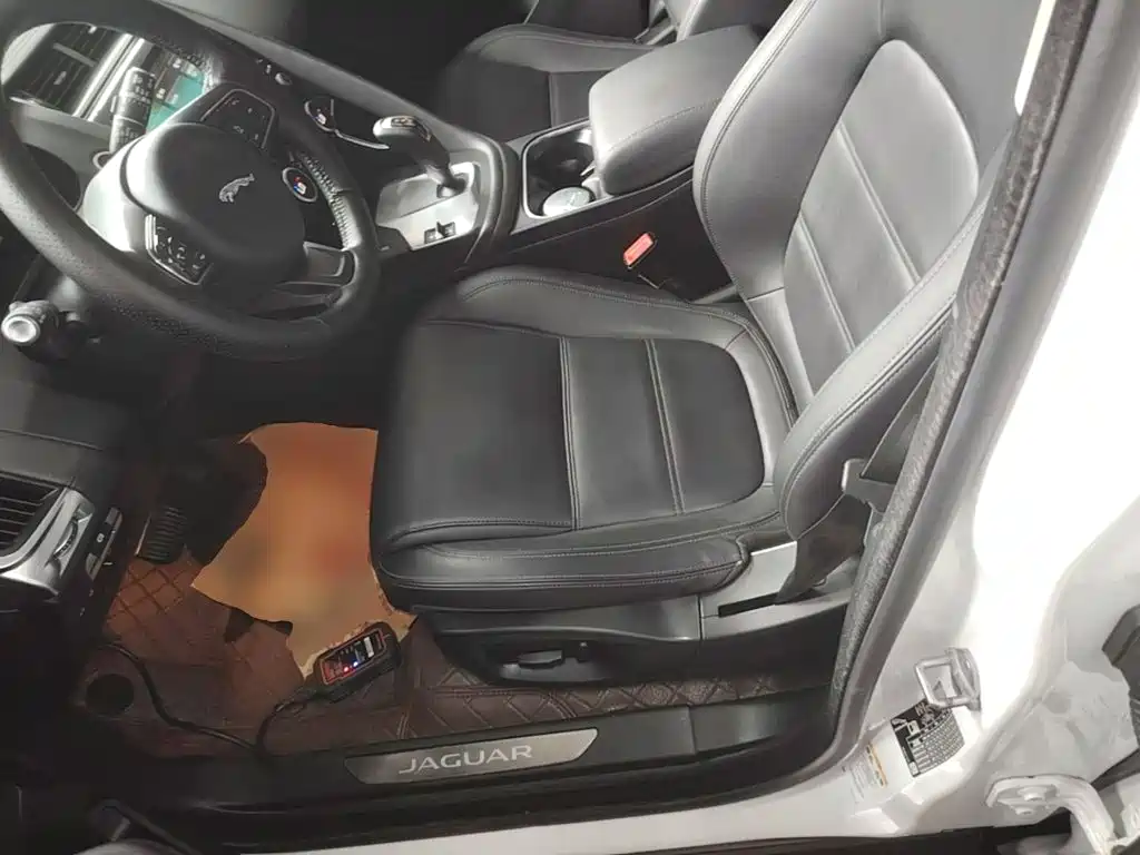 Jaguar E-PACE — миниатюра 14