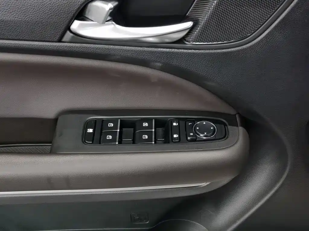 GAC Motor Trumpchi M6 — миниатюра 9