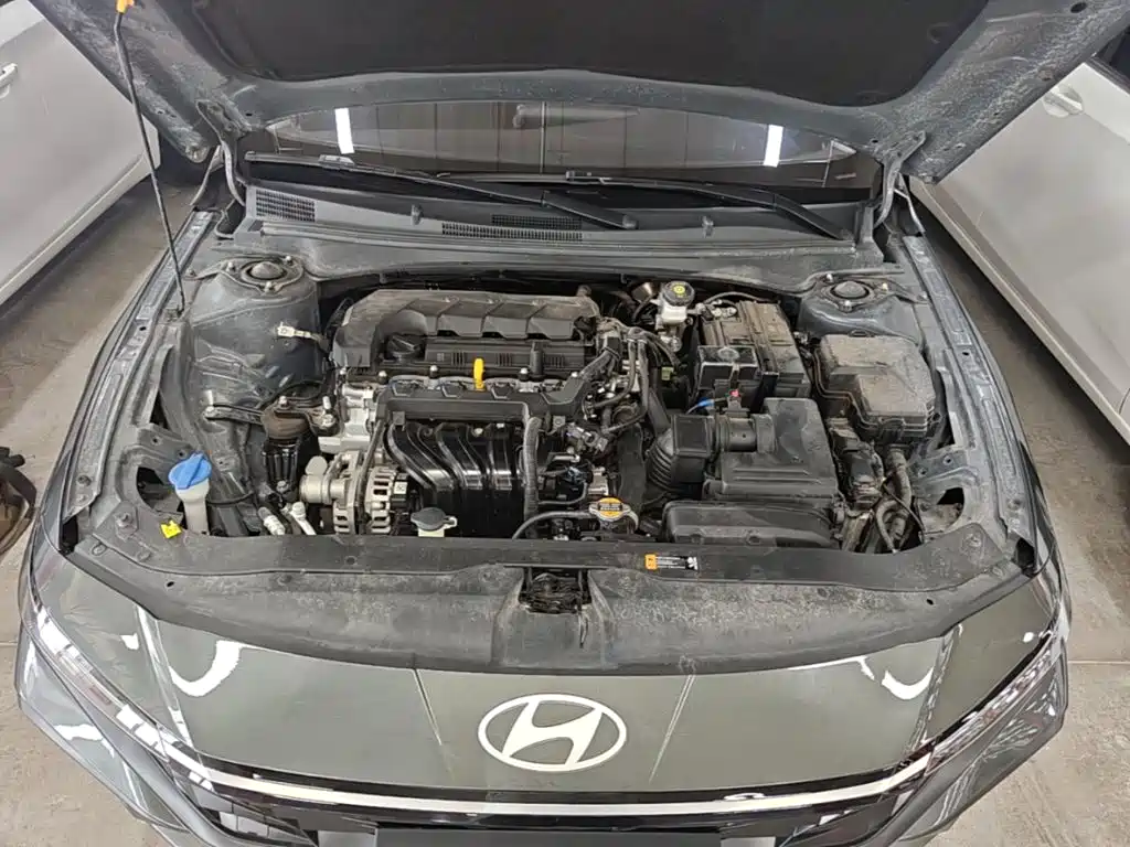 Hyundai Elantra — миниатюра 20