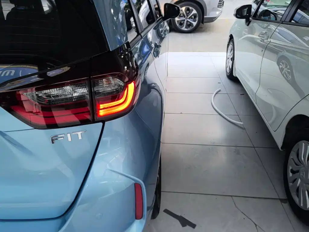 Honda Fit — миниатюра 8