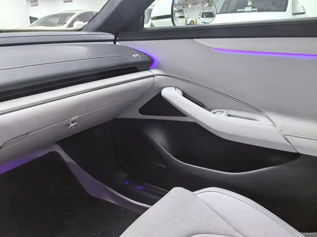 Xiaomi SU7 — миниатюра 7