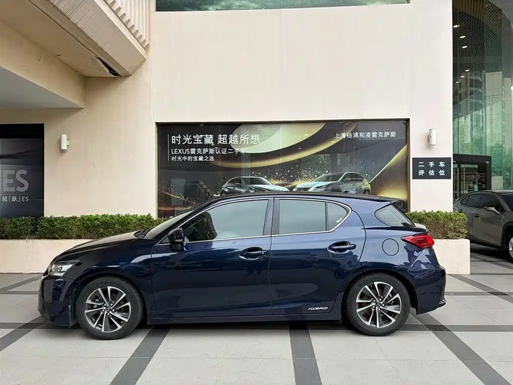 Lexus CT — миниатюра 2