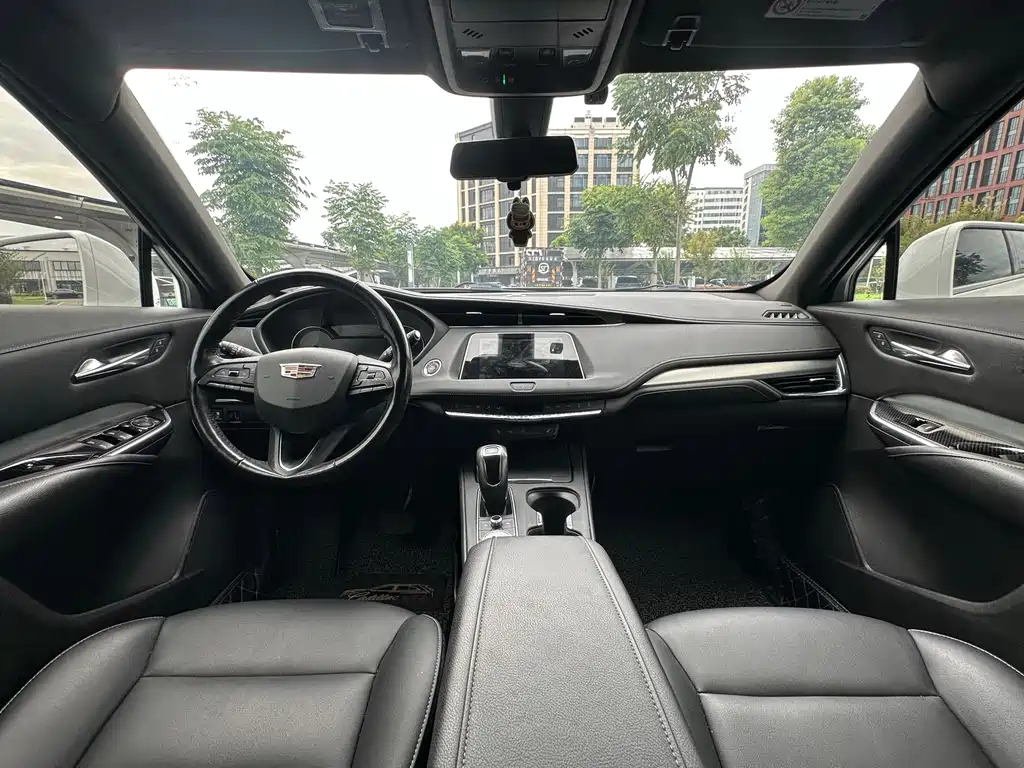 Cadillac XT4 — миниатюра 14