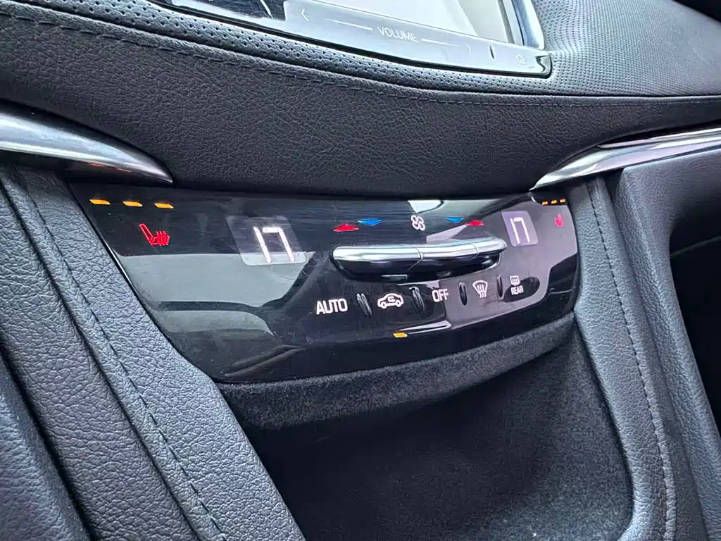 Cadillac XT5 — миниатюра 5