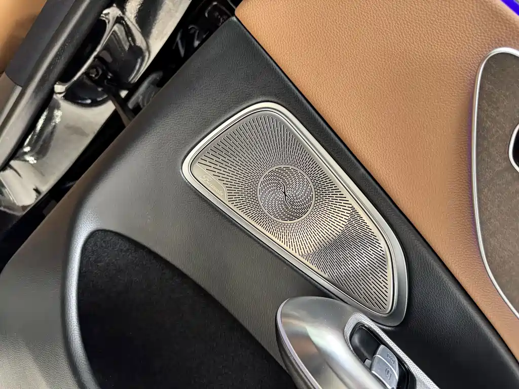 Mercedes-Benz E-Class — миниатюра 45