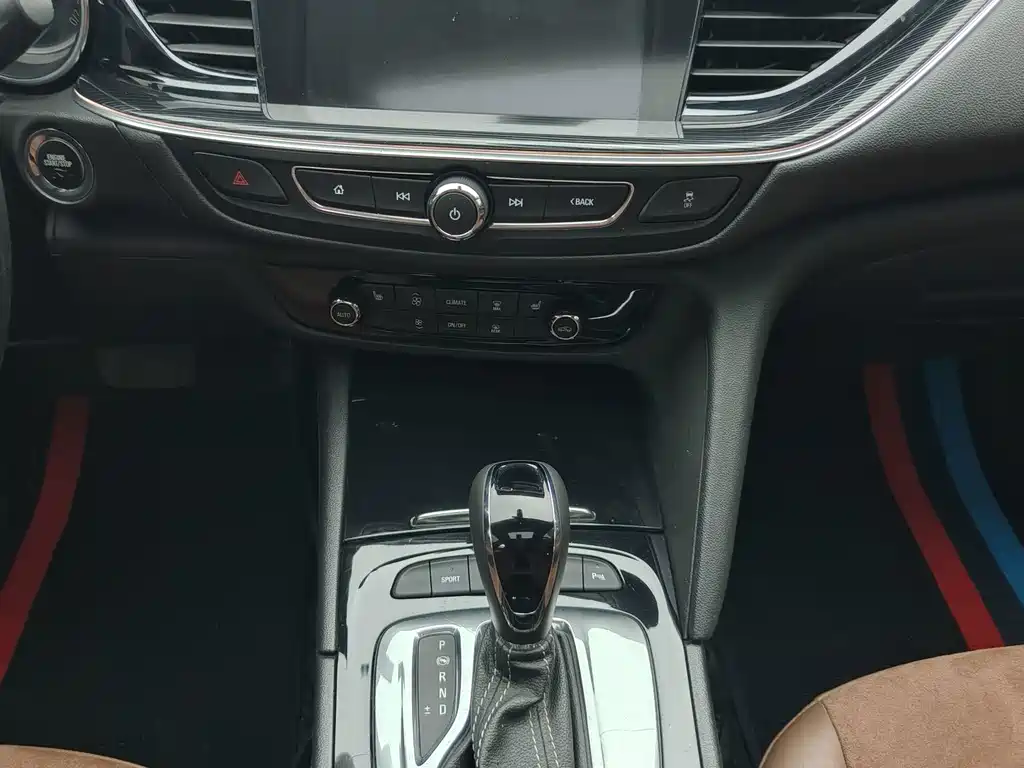 Buick Regal — миниатюра 13