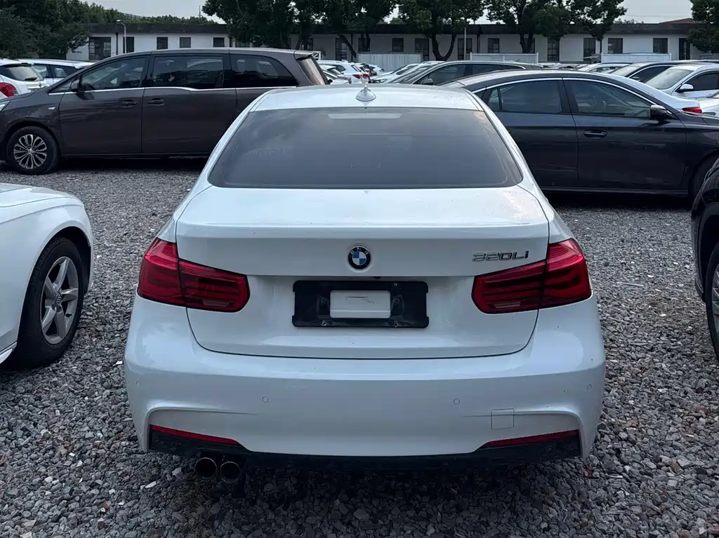 BMW 3 Series — миниатюра 4