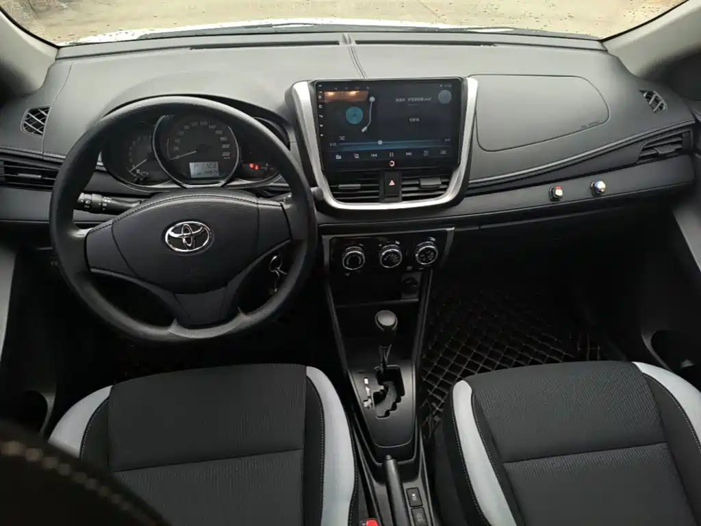 Toyota Yaris L — миниатюра 10