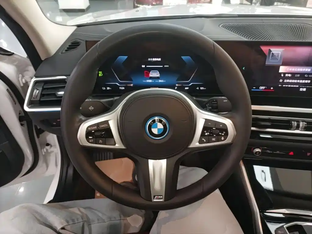 BMW i3 — миниатюра 11