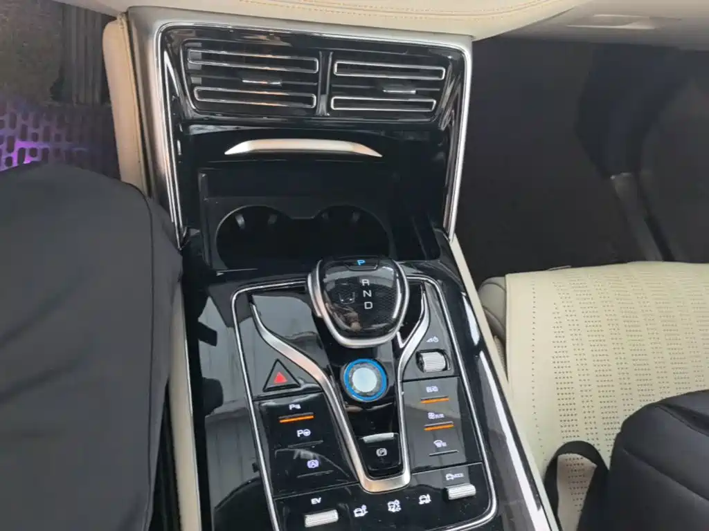 BYD Tang New Energy — миниатюра 14